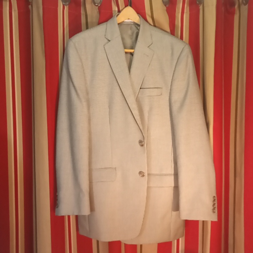 Amazing Light Weight Grey Herringbone Chaps Blazer, 42L